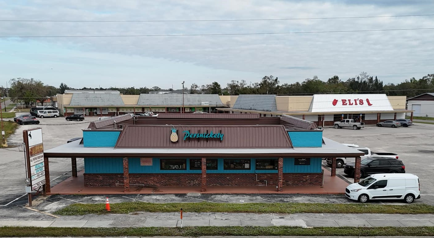 Outside view of Persnickety Jewelry and Gifts